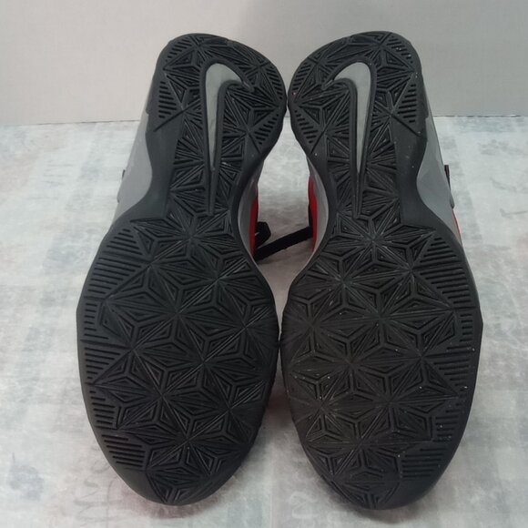 Nike LeBron Soldier V11 Red & Black Basketball Shoes Sz 5.5y - Picture 5 of 6
